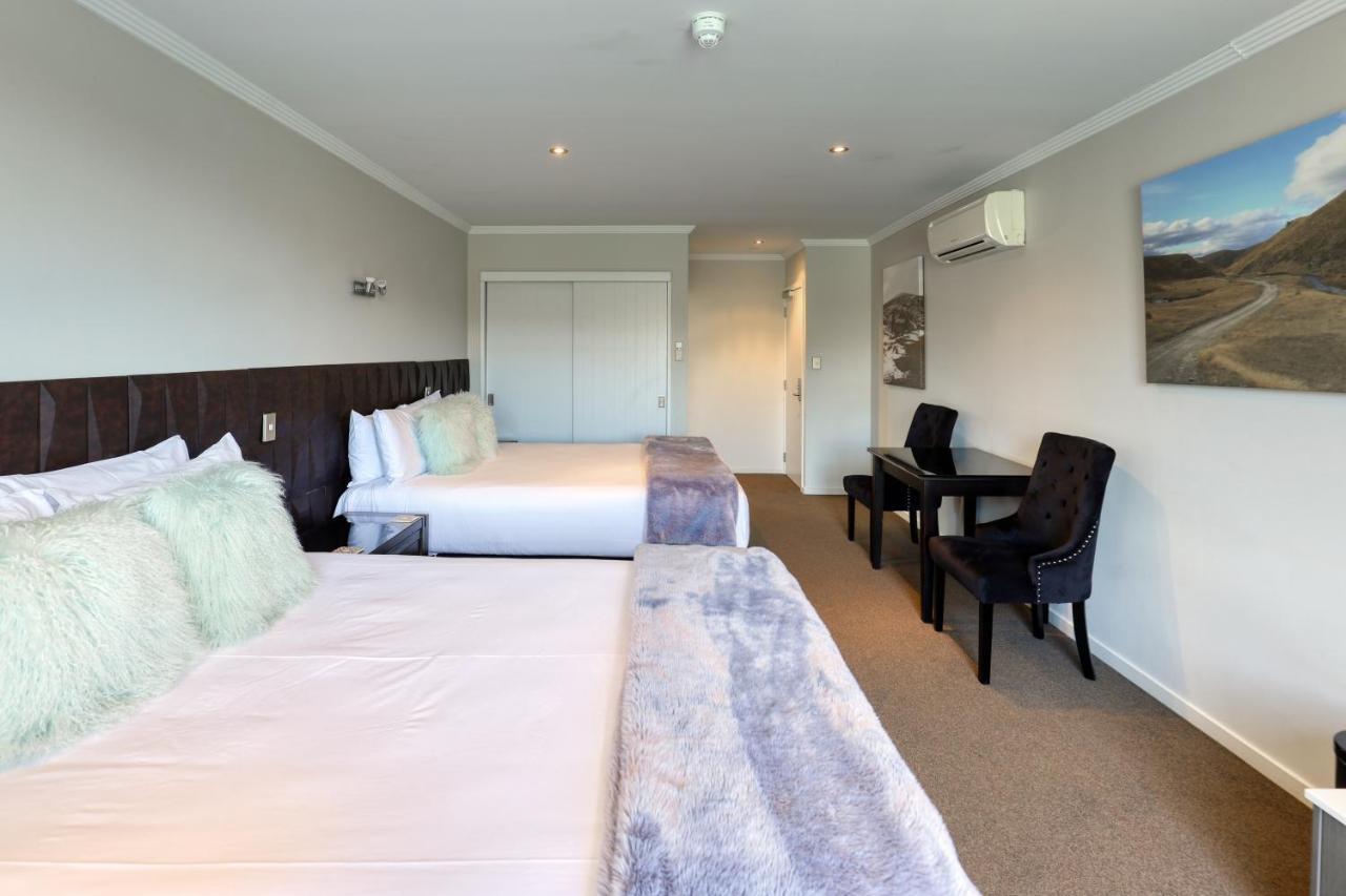 Marsden Lake Resort Central Otago Cromwell Extérieur photo A typical room at the hotel