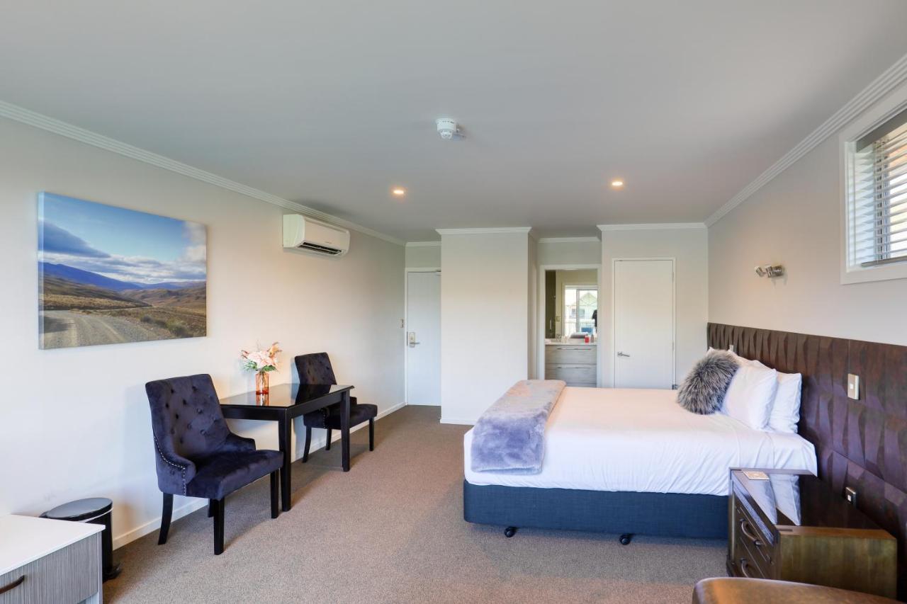 Marsden Lake Resort Central Otago Cromwell Extérieur photo A room at the hotel