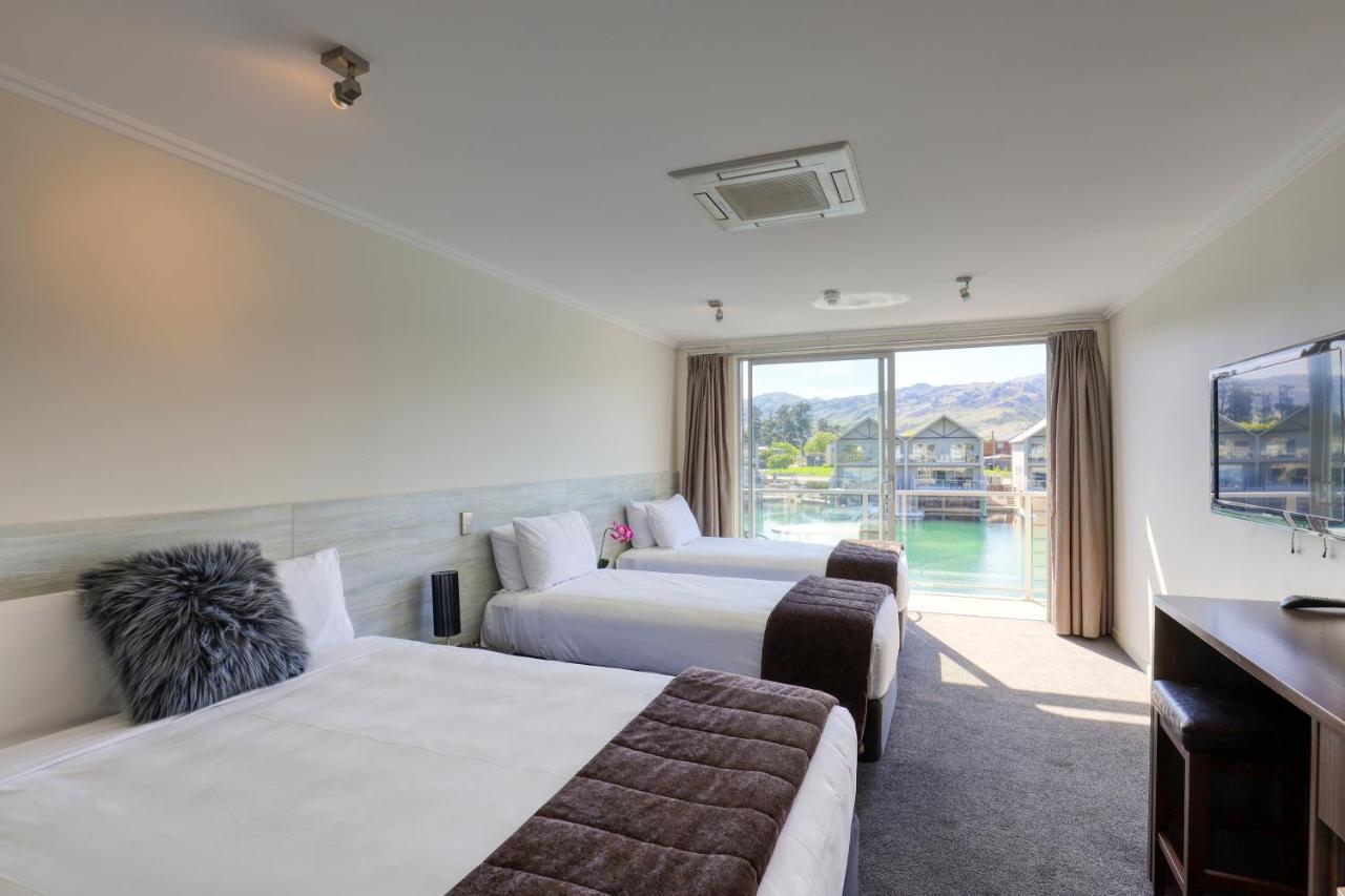 Marsden Lake Resort Central Otago Cromwell Extérieur photo A typical hotel room
