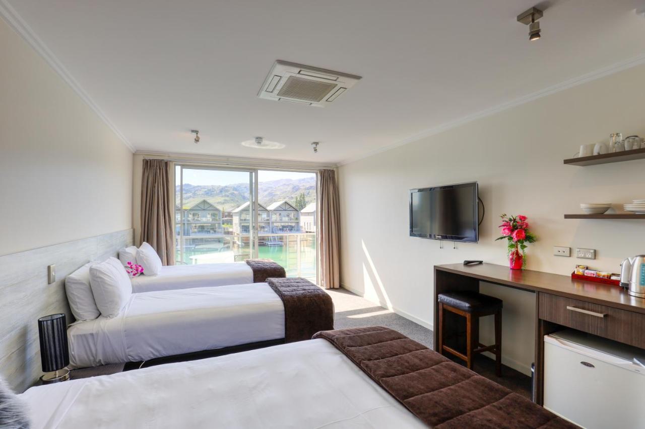 Marsden Lake Resort Central Otago Cromwell Extérieur photo A typical studio apartment