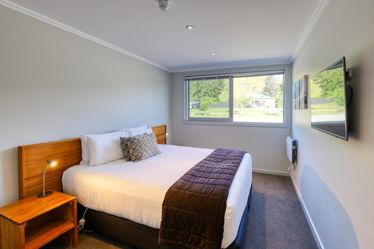 Marsden Lake Resort Central Otago Cromwell Extérieur photo A typical motel room